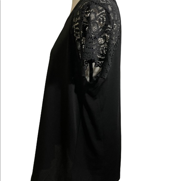 Torrid round neckline with keyhole front lace shoulder size 0 plus size - Picture 9 of 12